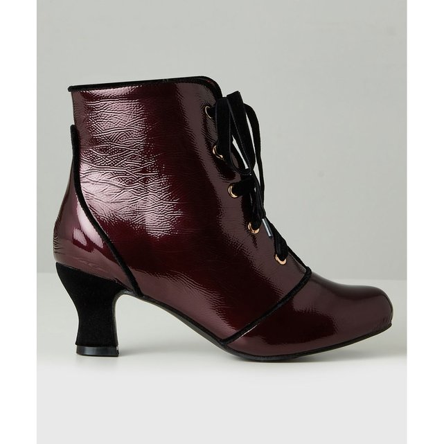 lacets rouge et noir