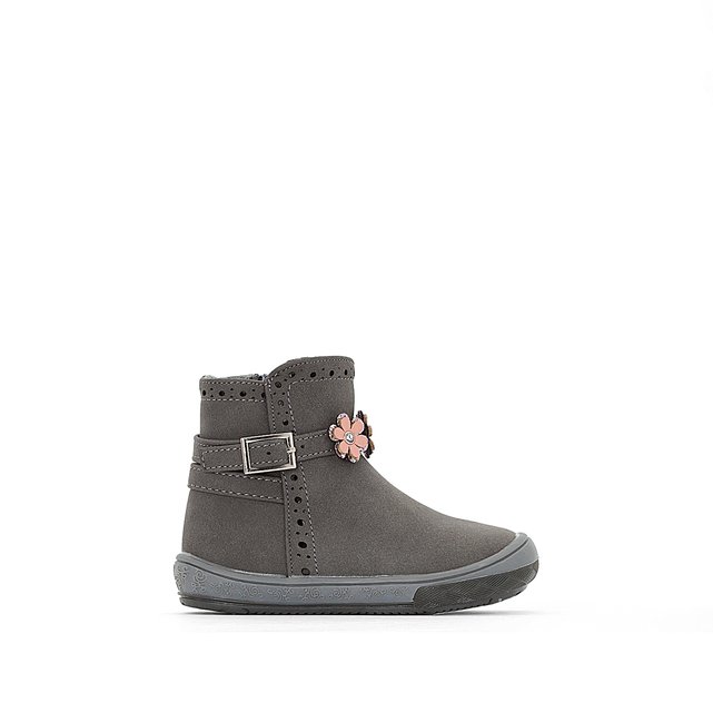 Fur-Lined Boots with Flower Detail