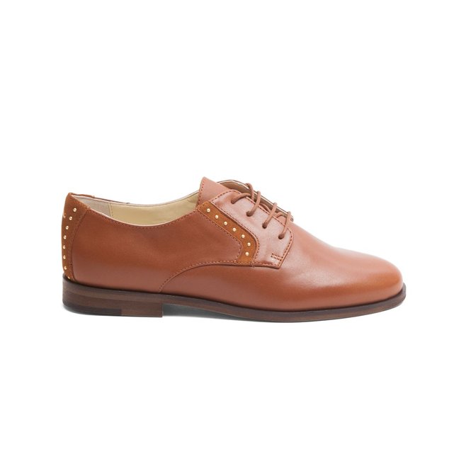 derbies m moustache femme
