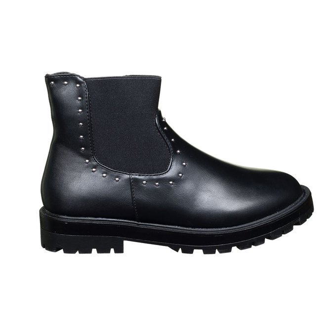 chaussure a clou