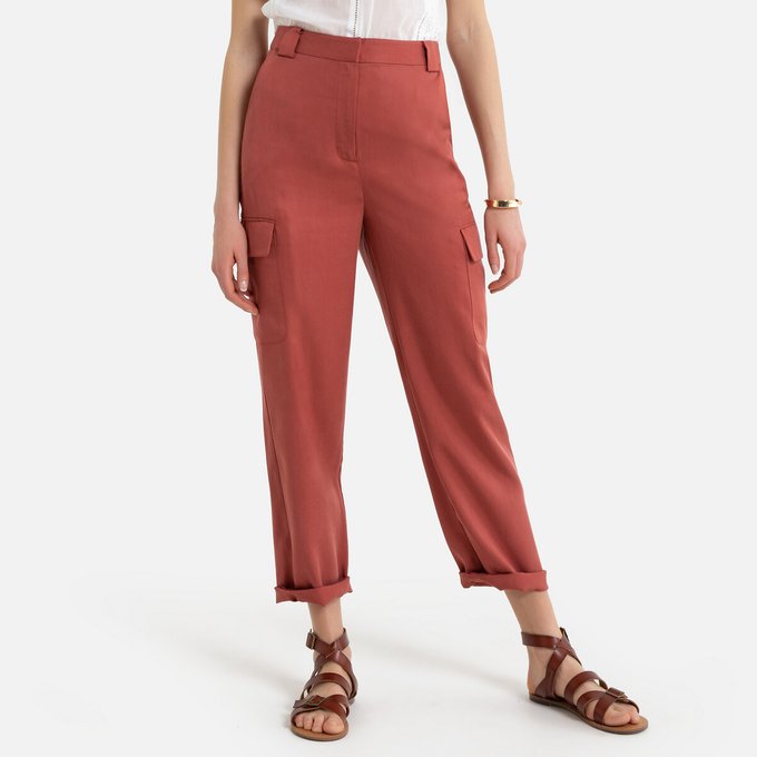 red combat trousers