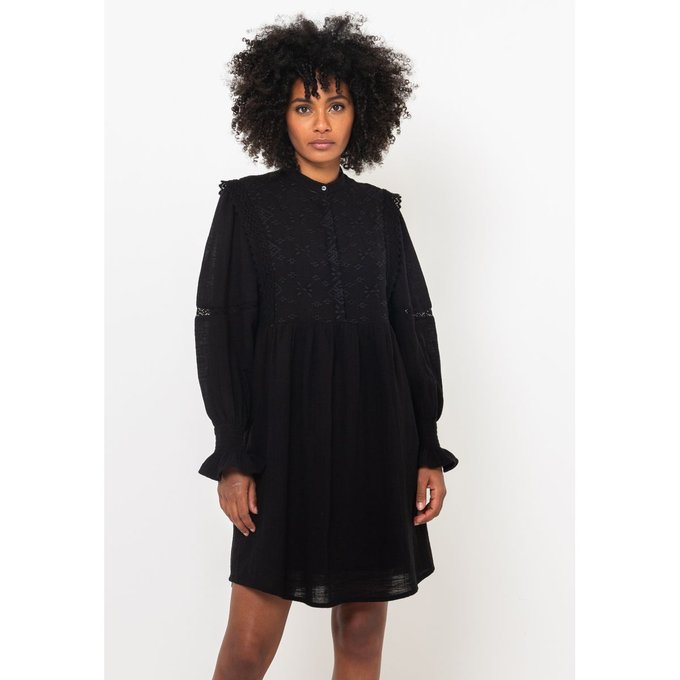 robe broderie anglaise noire