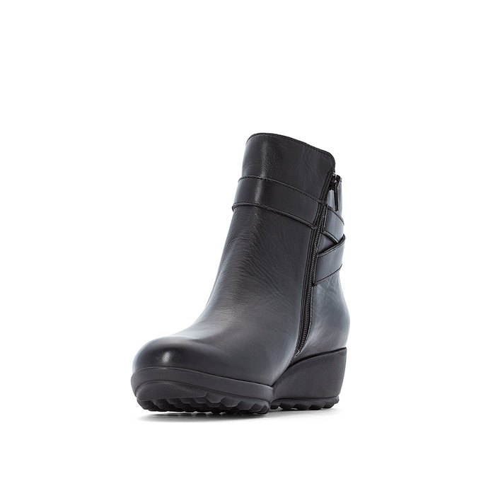 Ariane leather ankle boots with wedge 