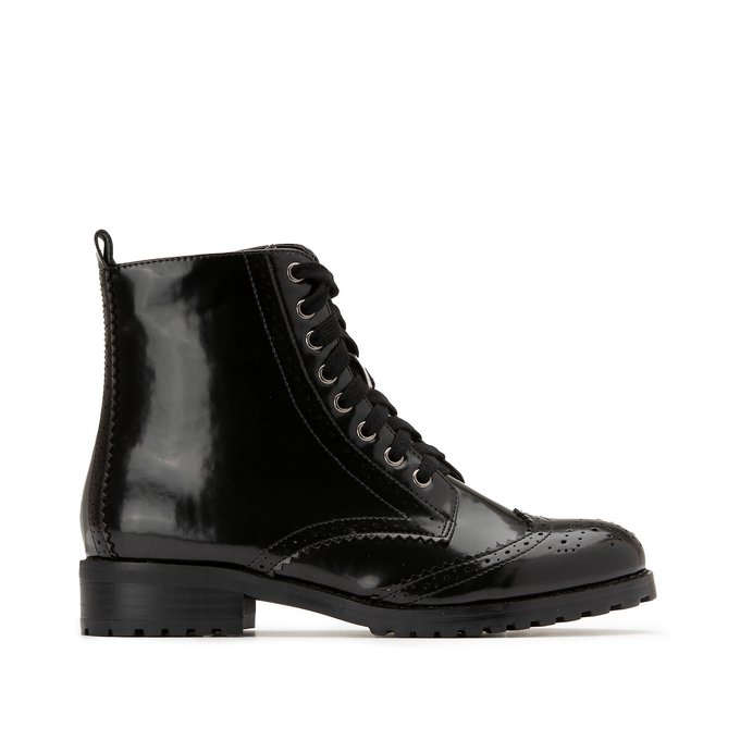 Botas envernizadas com tacão raso
