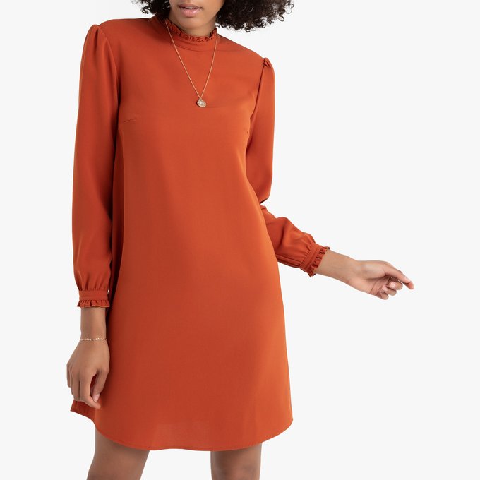 red shift dress with sleeves