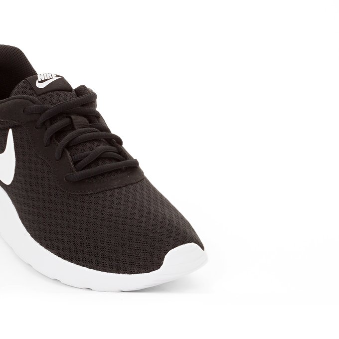 black nike tanjun trainers