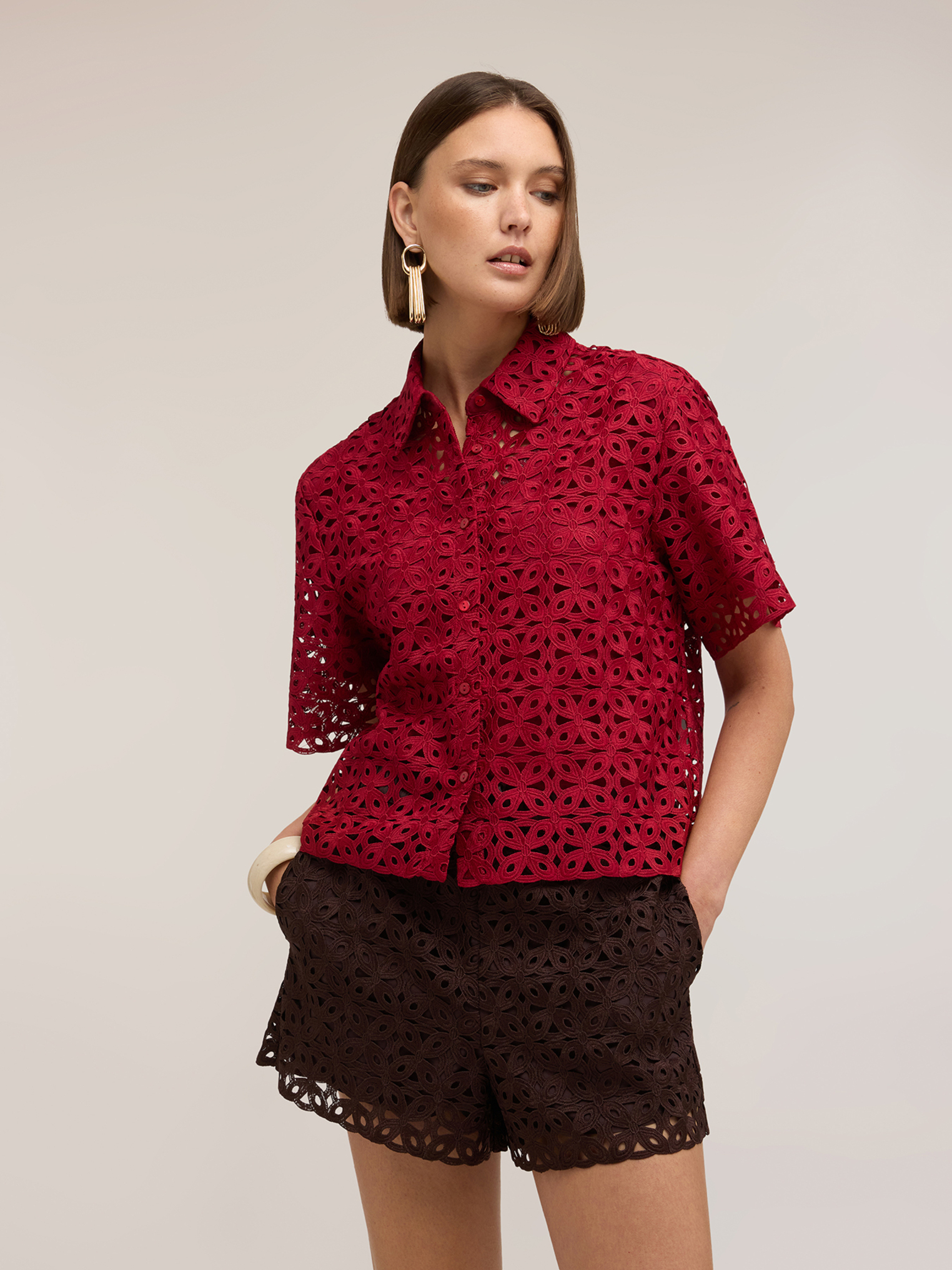 Chemise boxy, MOTIVI