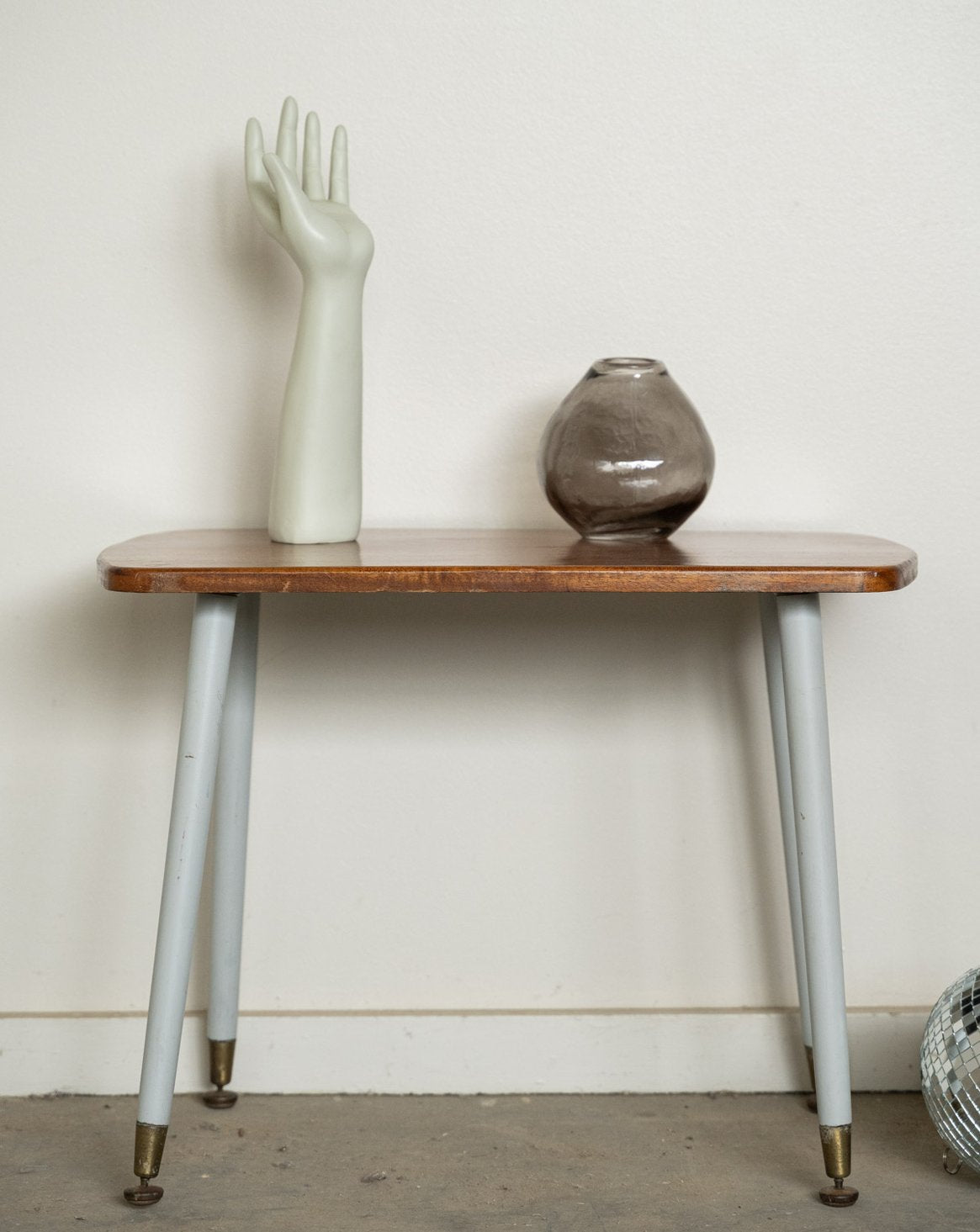Petite table d'appoint années 60 Hanna N°1577 - Bon état, DEBONGOUT