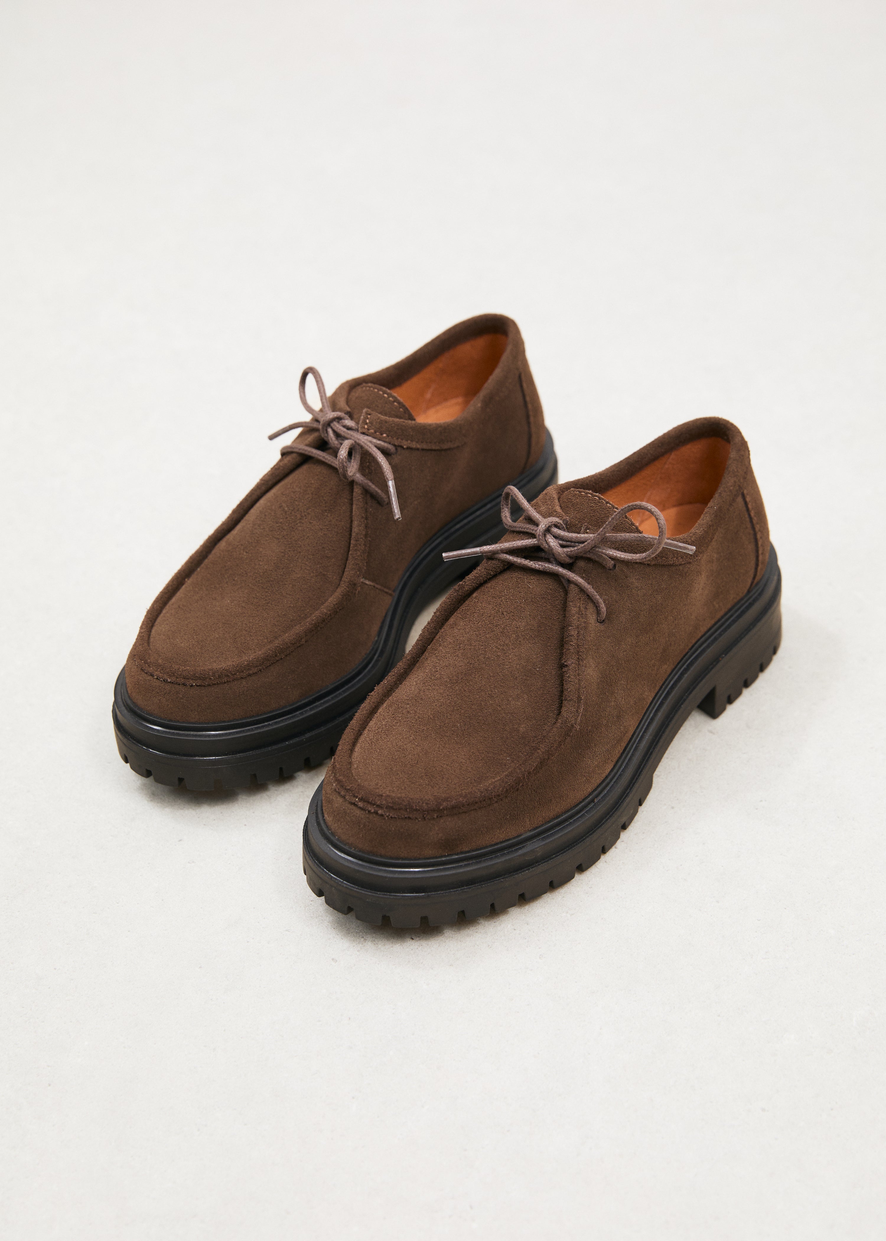 Derbies en daim, HUMILITY