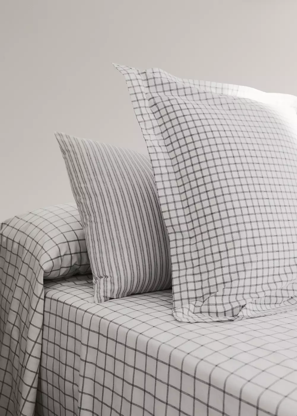 Deux taies d'oreiller percale à carreaux 60x60 cm, MANGO HOME