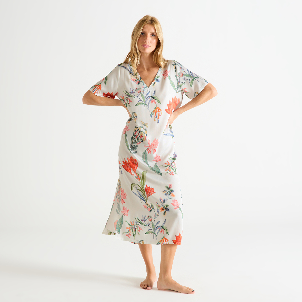 Chemise de nuit longue col v en satin de viscose ÈZE, LAURENCE TAVERNIER