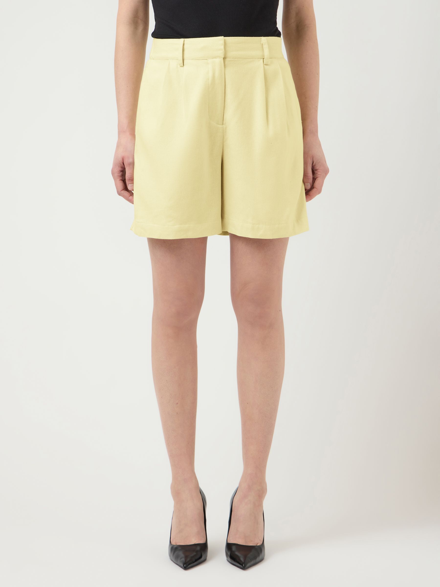 Short, YAS