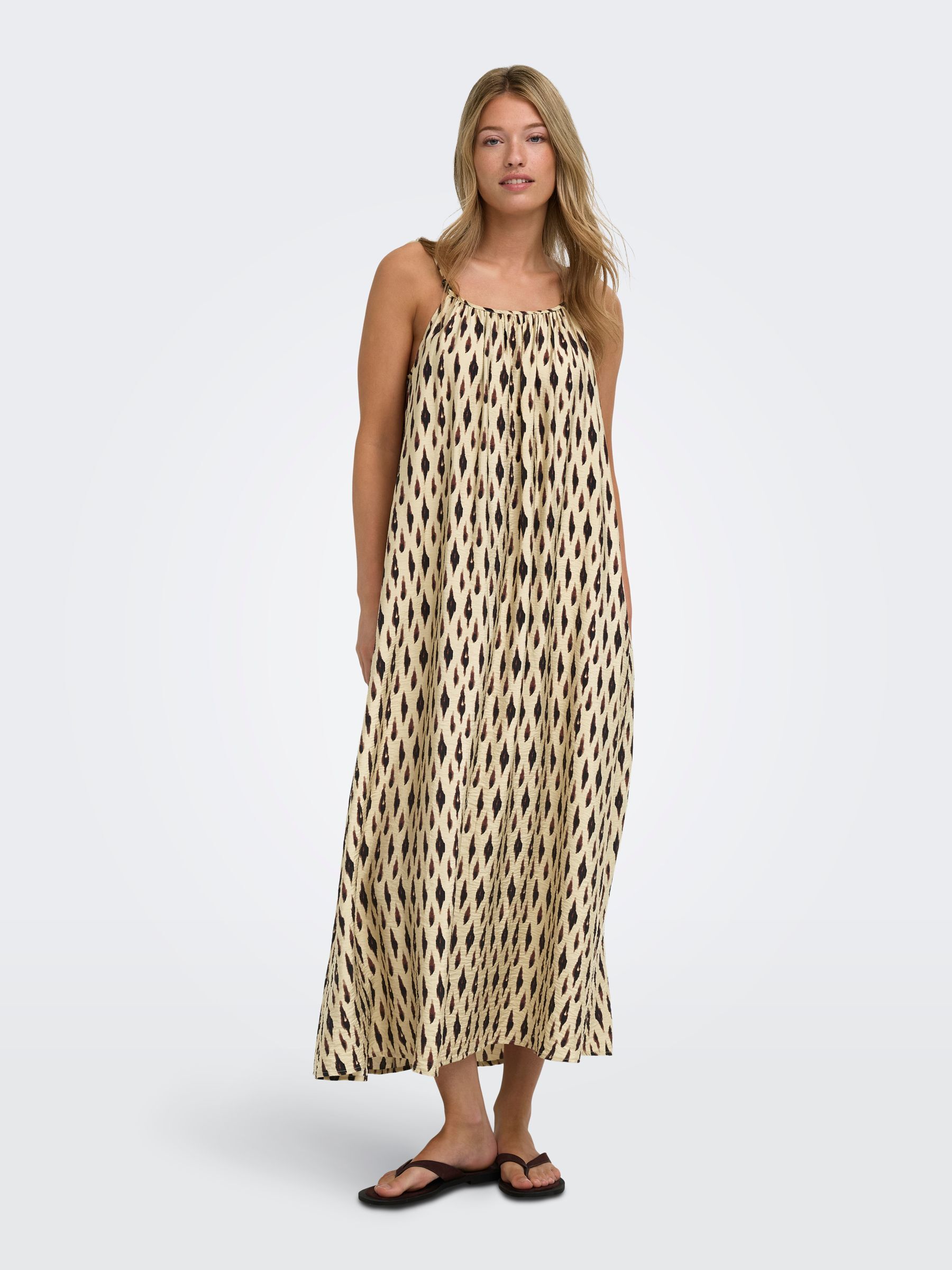 Robe, ONLY