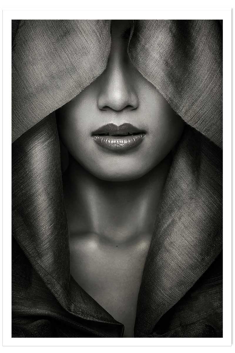 Affiche portrait de femme - Capuche, HEXOA