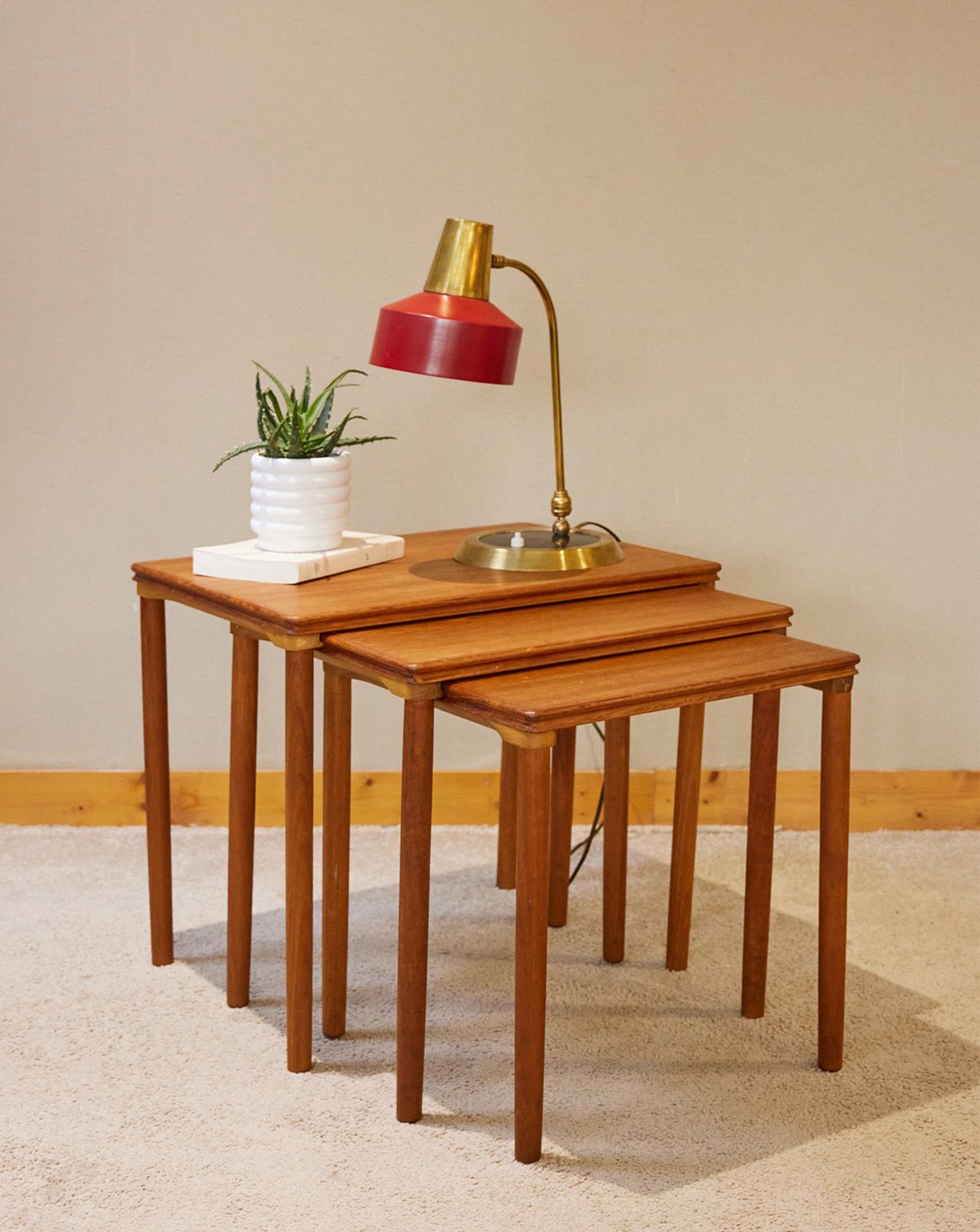 Tables gigognes scandinaves en bois Barbara N°217 - Bon état, DEBONGOUT