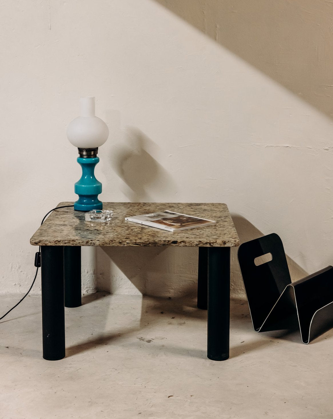 Table basse en granite et métal Marie-Pierre N°95 - Bon état, DEBONGOUT