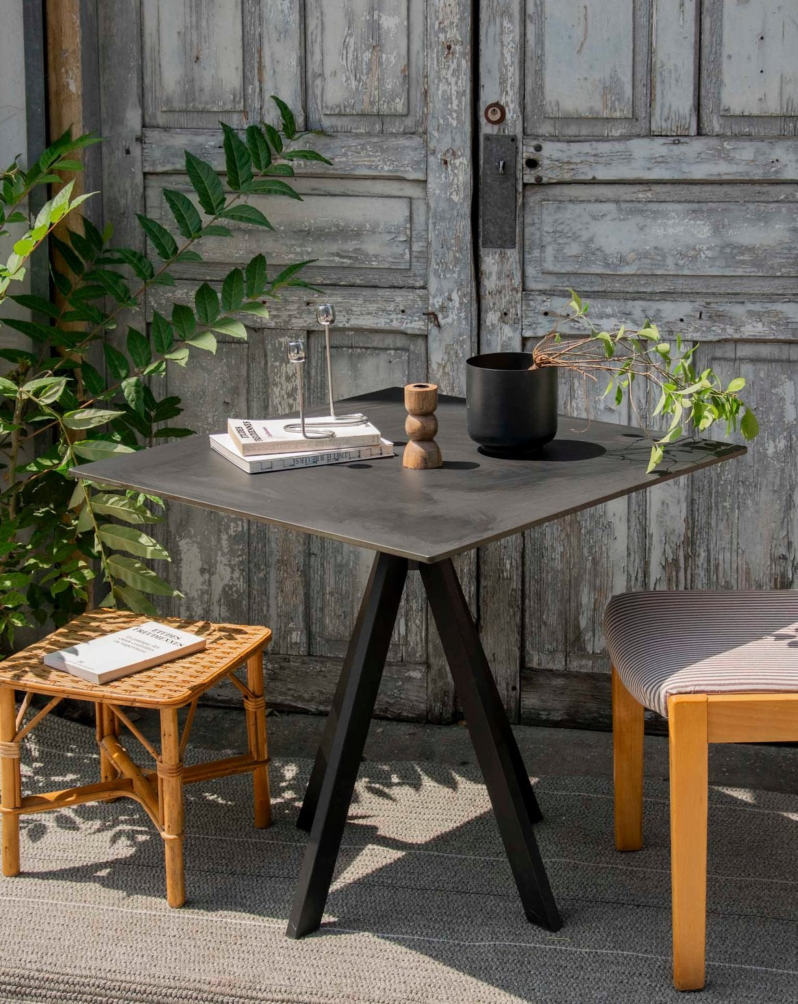 Table à manger Arki-Basse Karla N°1225 - Bon état, DEBONGOUT