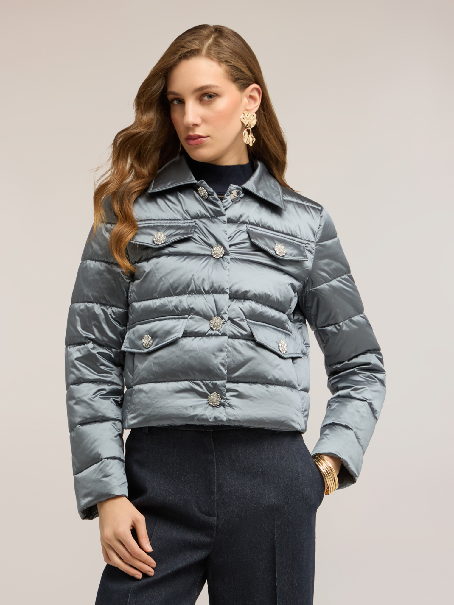 Veste matelassée légère courte avec boutons bijoux, MOTIVI