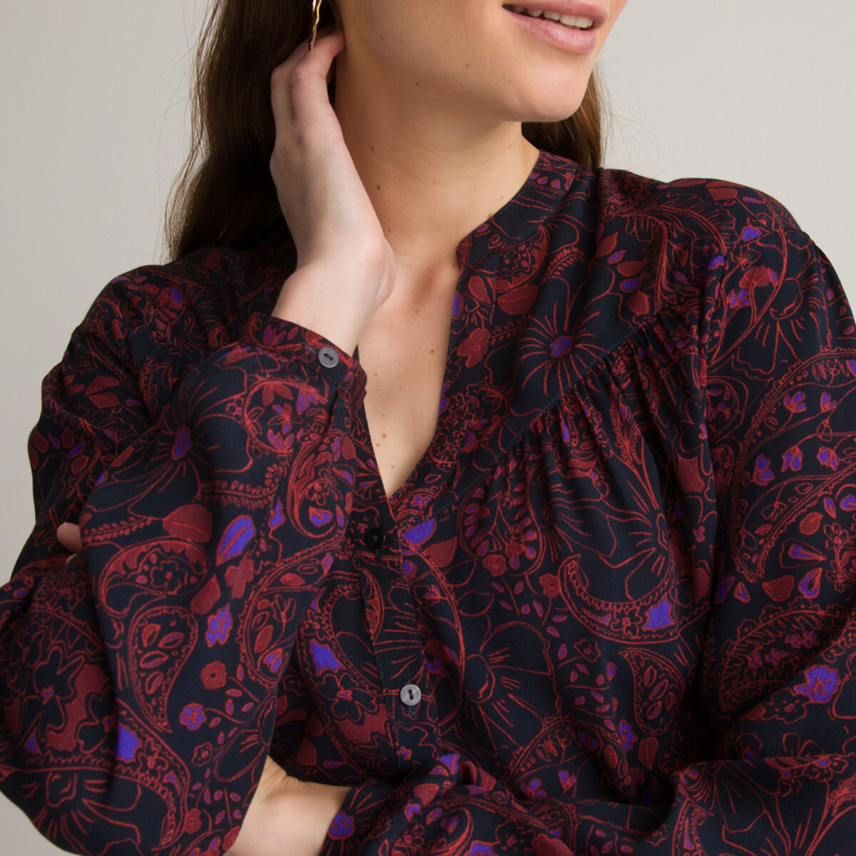 Paisley Print Blouse with Crew Neck and Long Sleeves