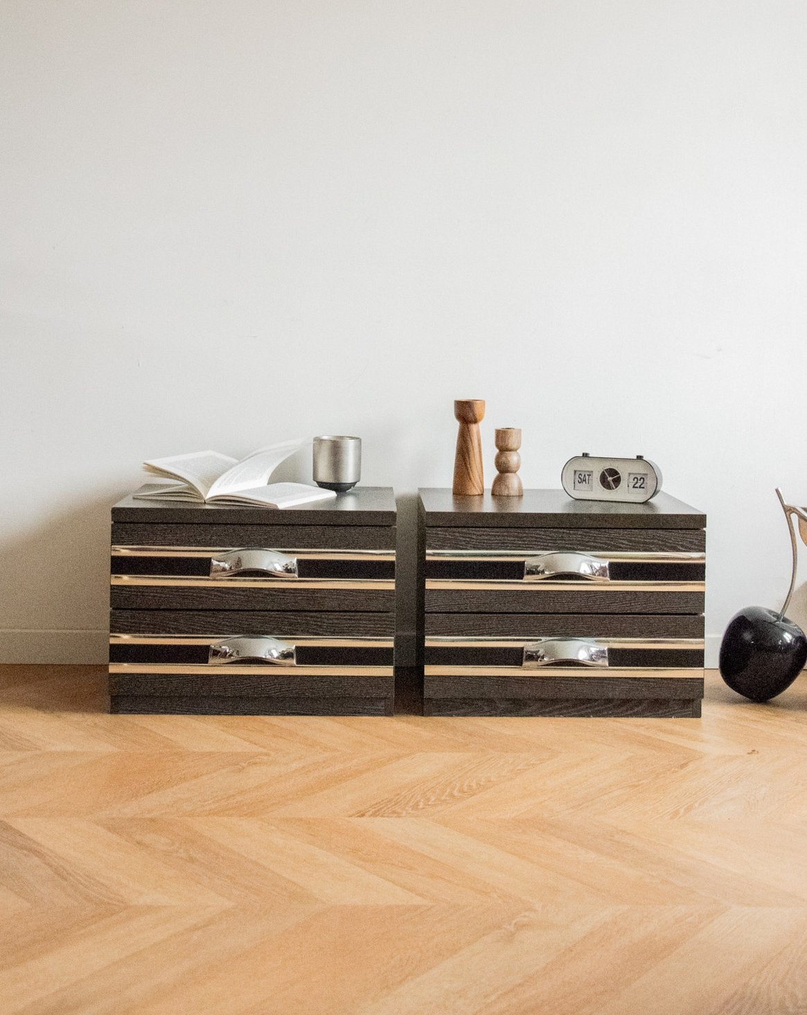 Paire de chevets en bois et métal Maïa N°684 - Bon état, DEBONGOUT