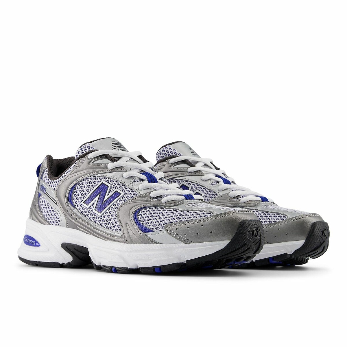 Sneakers U530