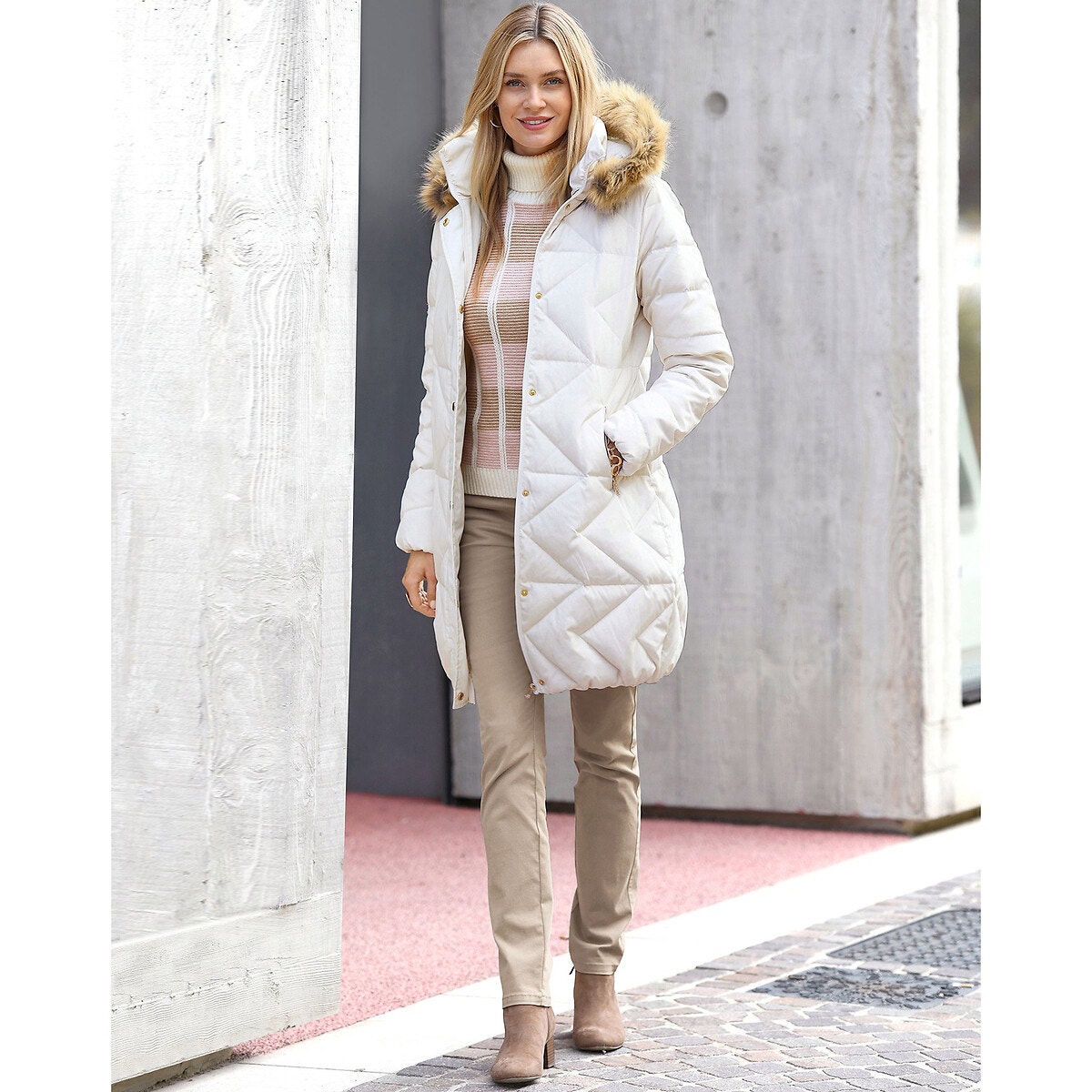 Doudoune longue capuche plein hiver