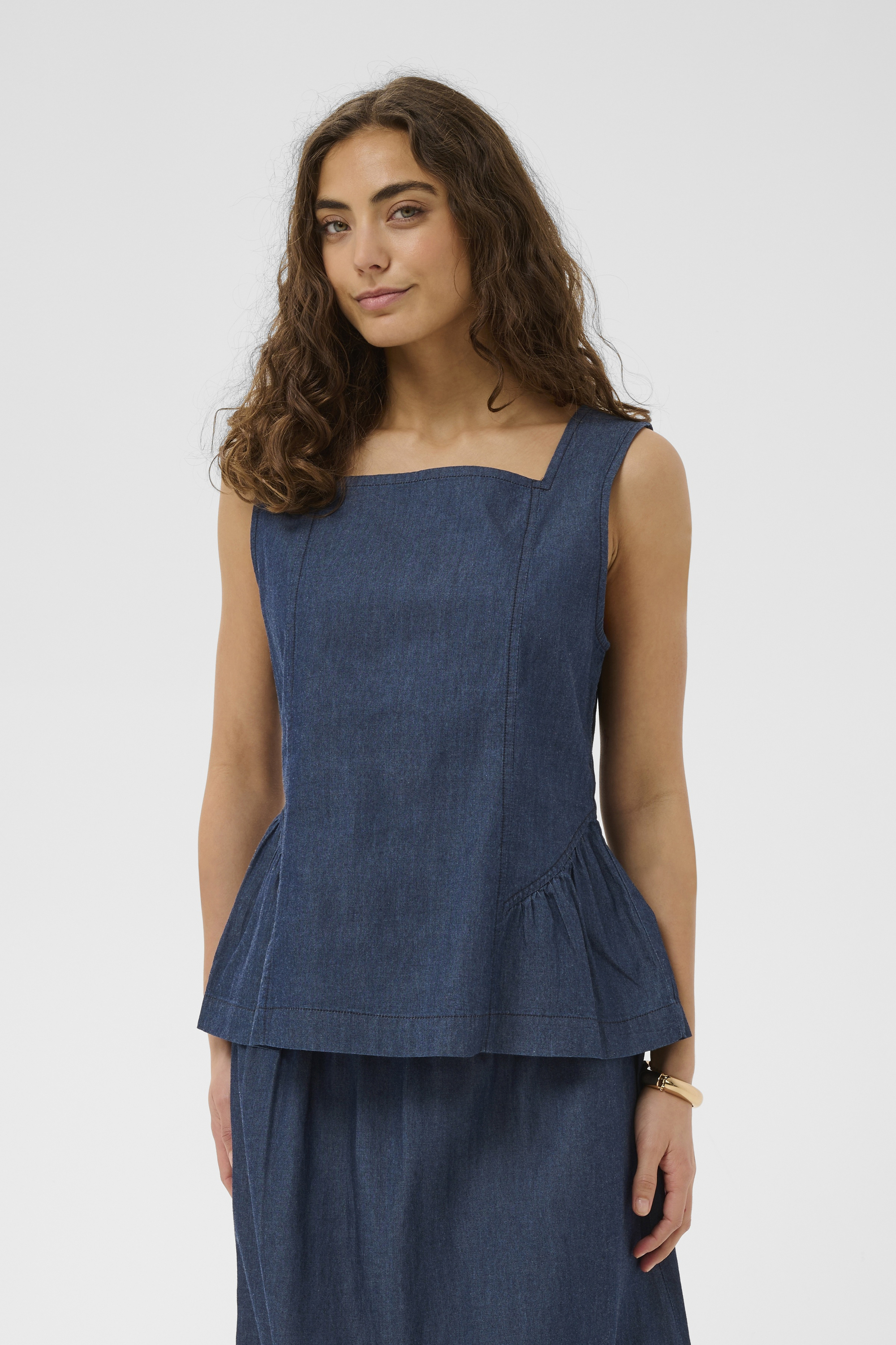 Blouse sans manches, CULTURE