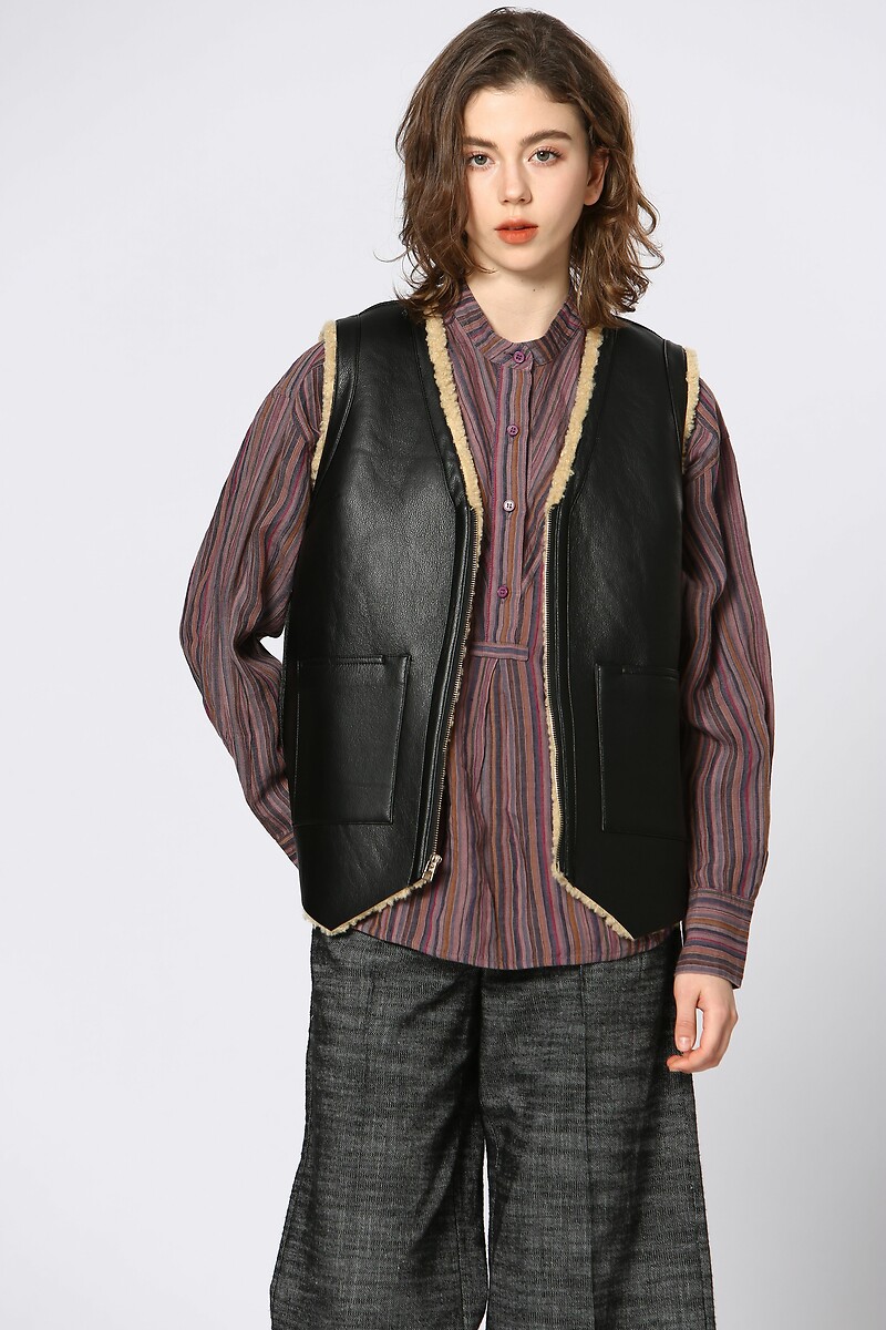 Sleeveless Jacket in Sherpa-Lined Faux Leather, SEE U SOON