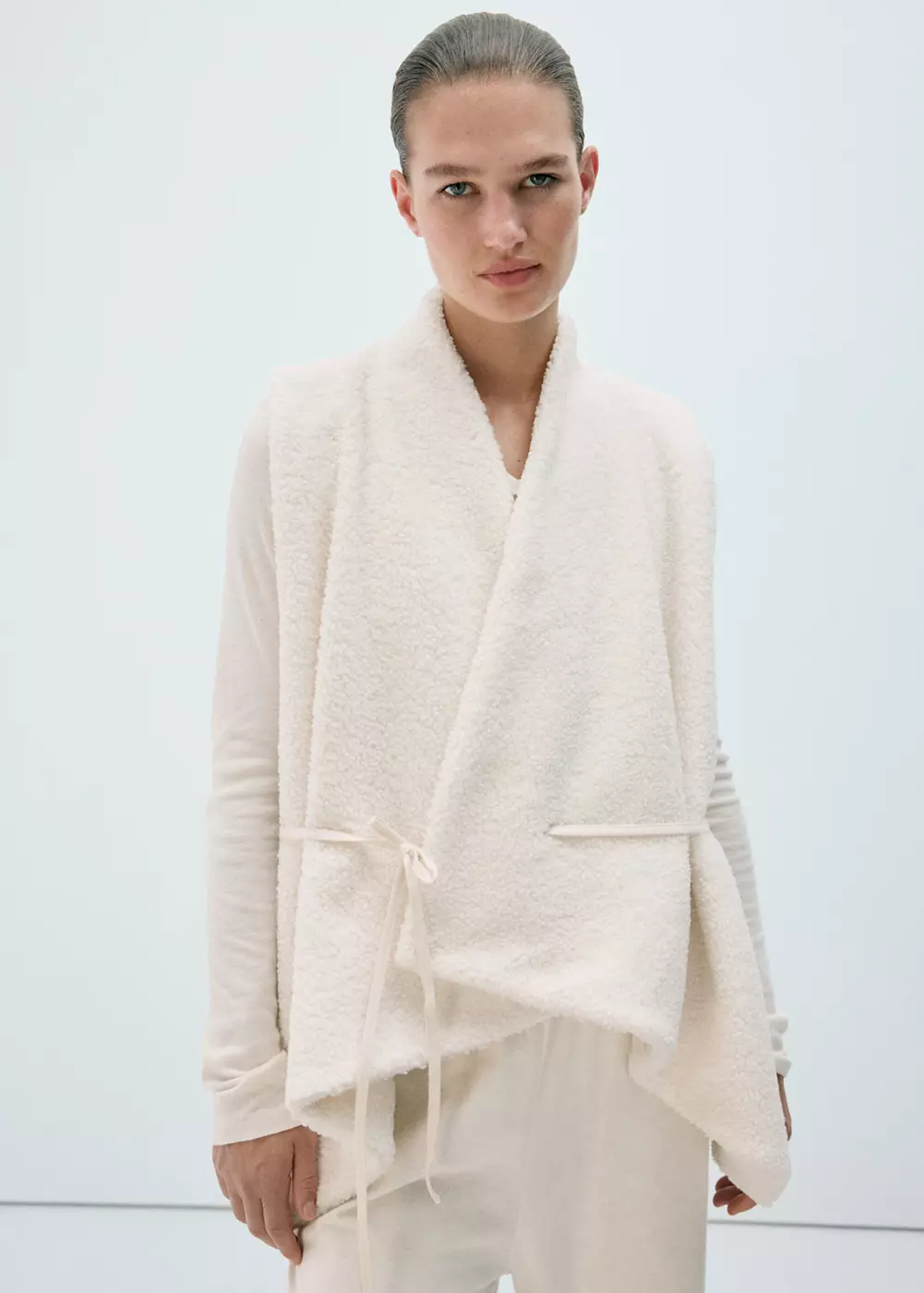 Gilet imitation mouton retourné croisé, MANGO