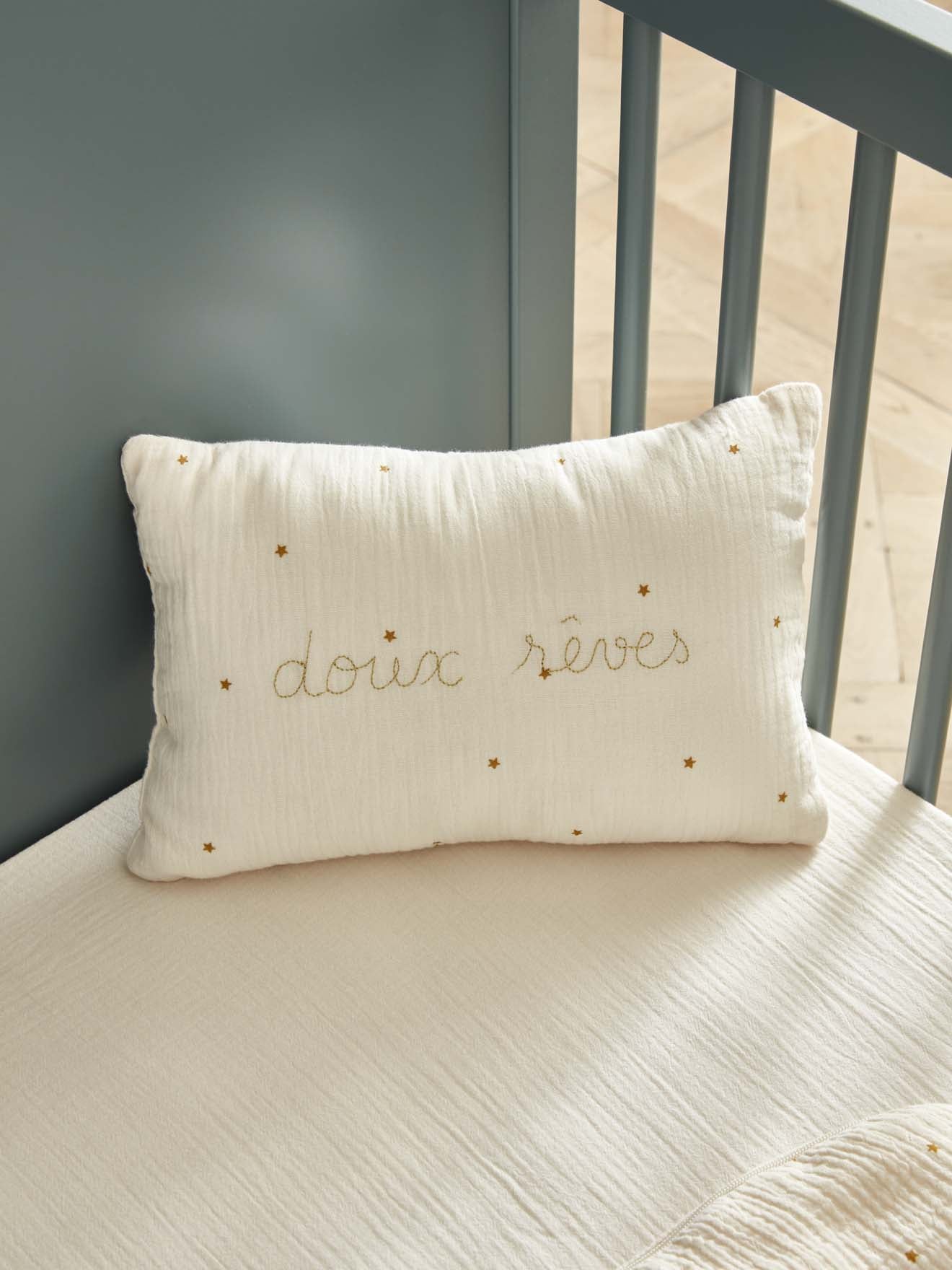 Petit coussin gaze de coton brodé, CYRILLUS