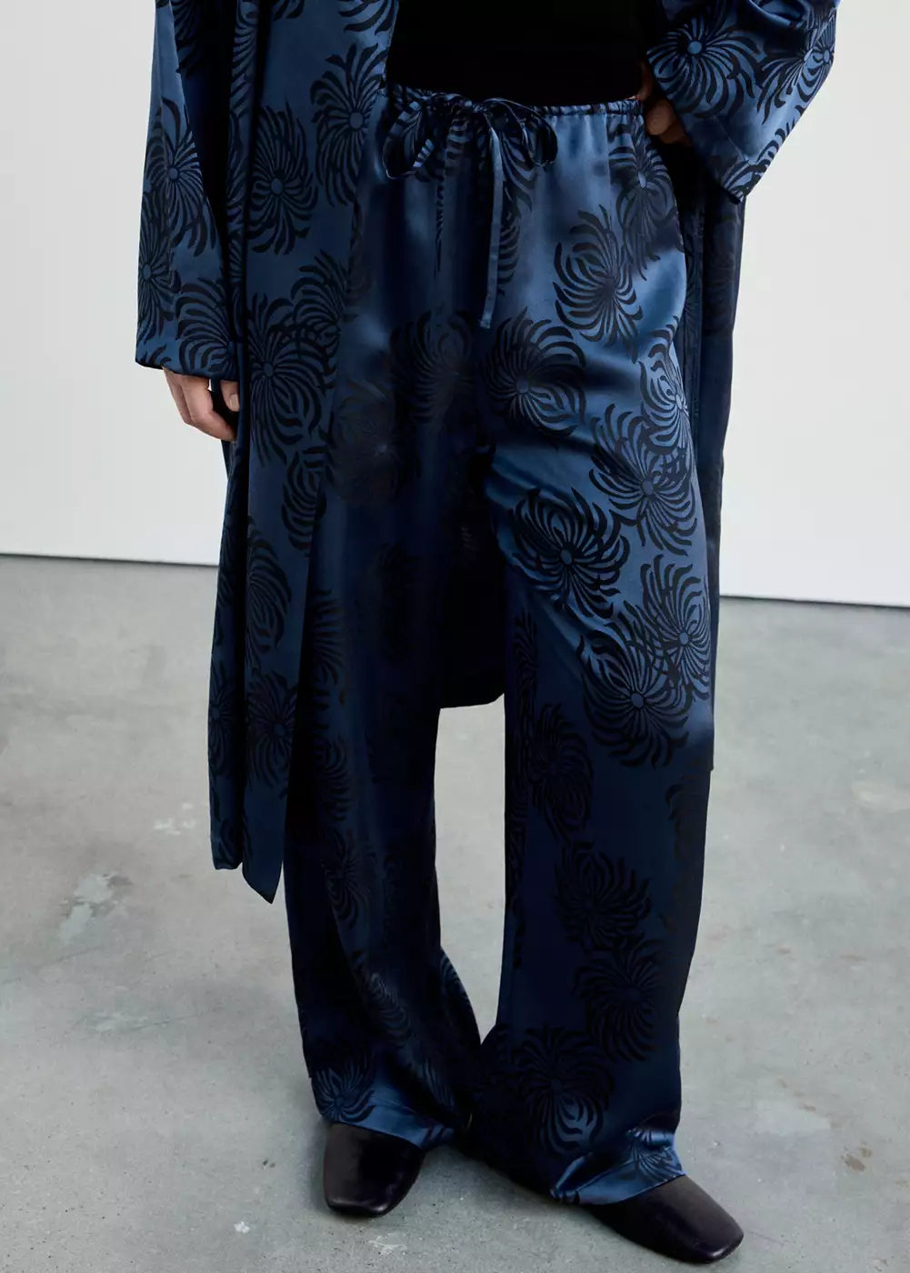 Pantalon satiné jacquard, MANGO