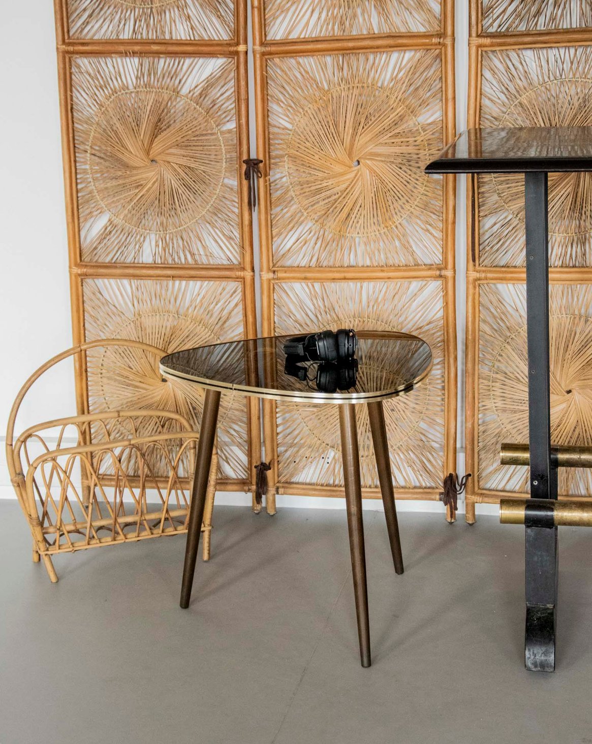 Table d'appoint asiatique Hanna N°1345 - Bon état, DEBONGOUT