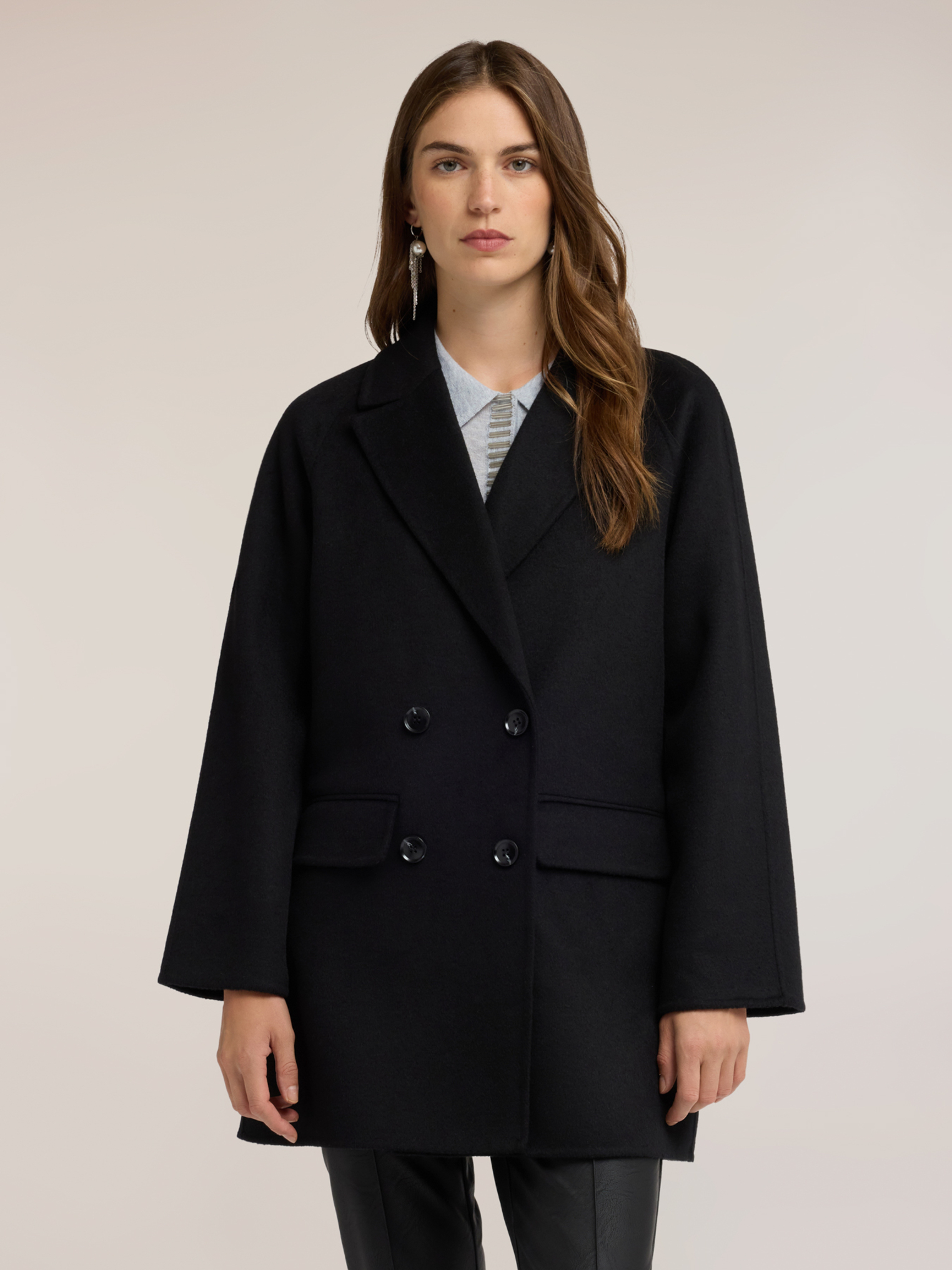 Manteau croisé, MOTIVI