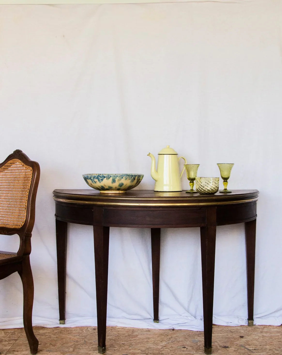 Table à manger demi-lune en cuir Romy N°651 - Bon état, DEBONGOUT