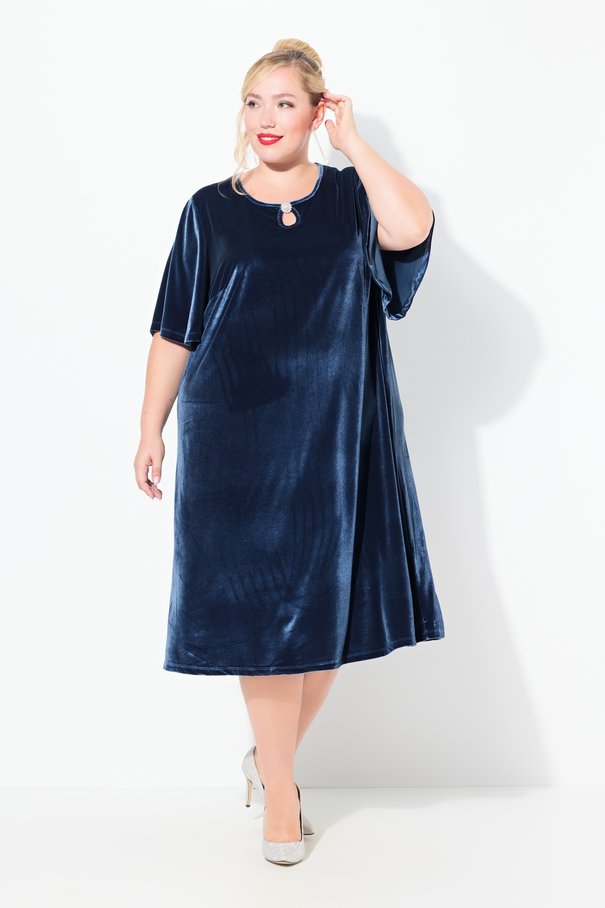 Robe en velours à manches courtes. Décolleté, ULLA POPKEN