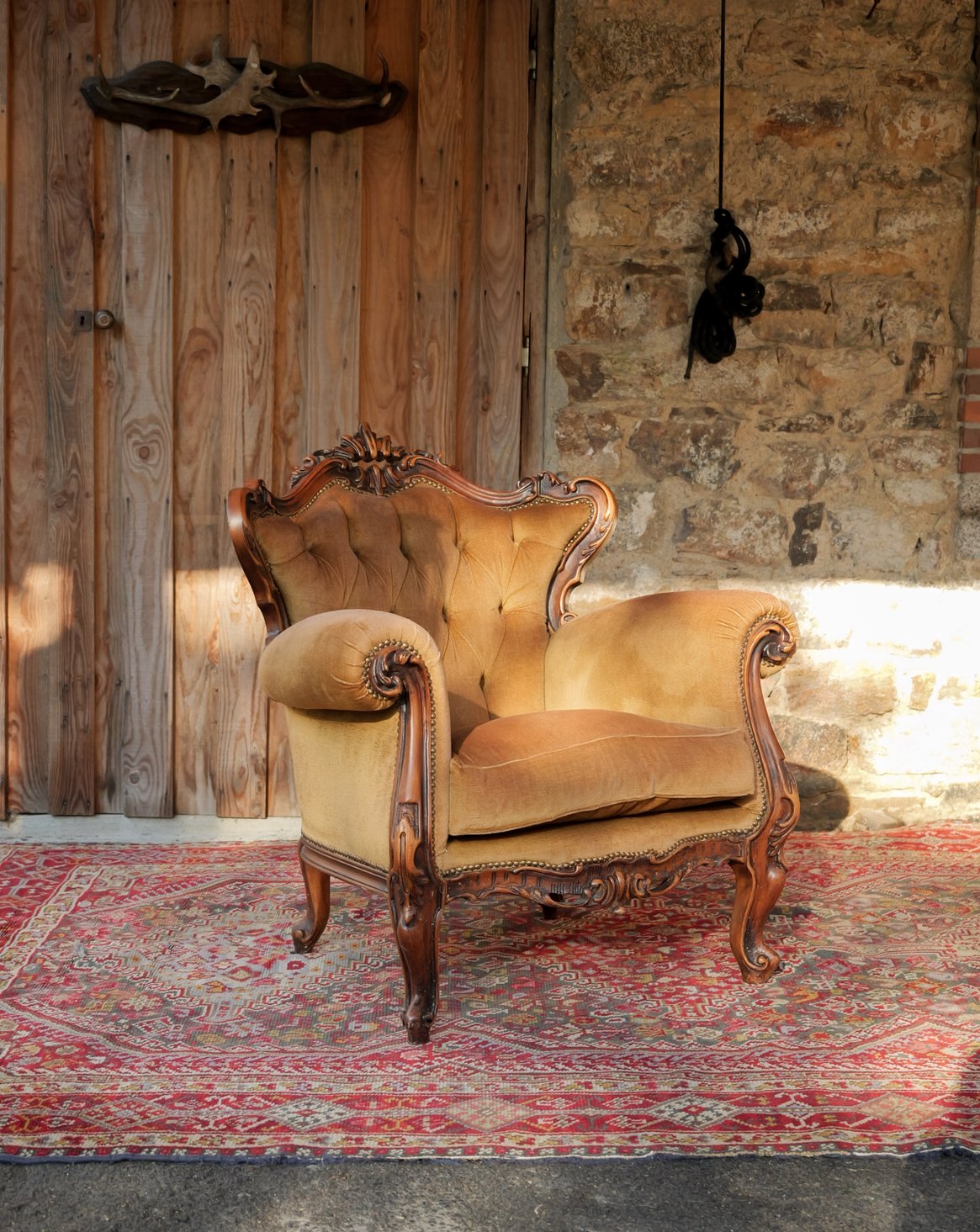 Fauteuil rococo au dossier capitonné Ernest N°1615 - Bon état, DEBONGOUT
