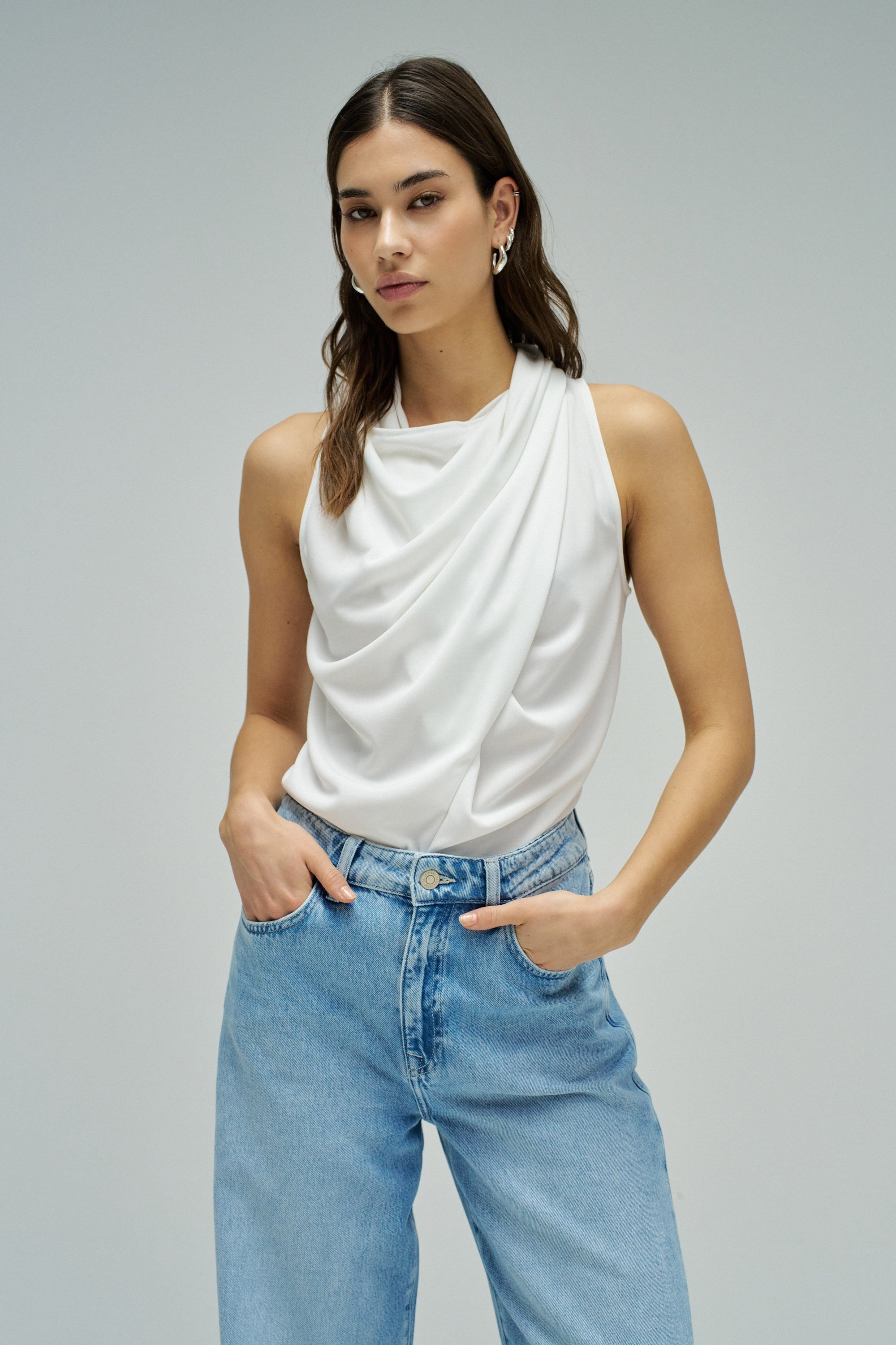 HAUT DRAPÉ, SALSA JEANS
