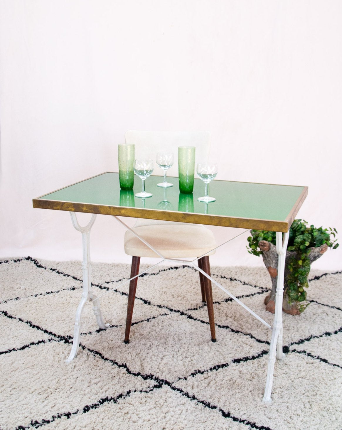 Table à manger bistrot vintage en émail et fonte Denise N°1377 - Bon état, DEBONGOUT