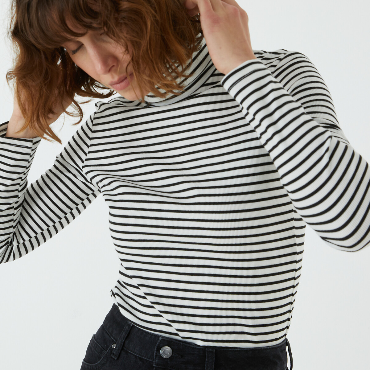 Long sleeve black shop and white striped turtleneck