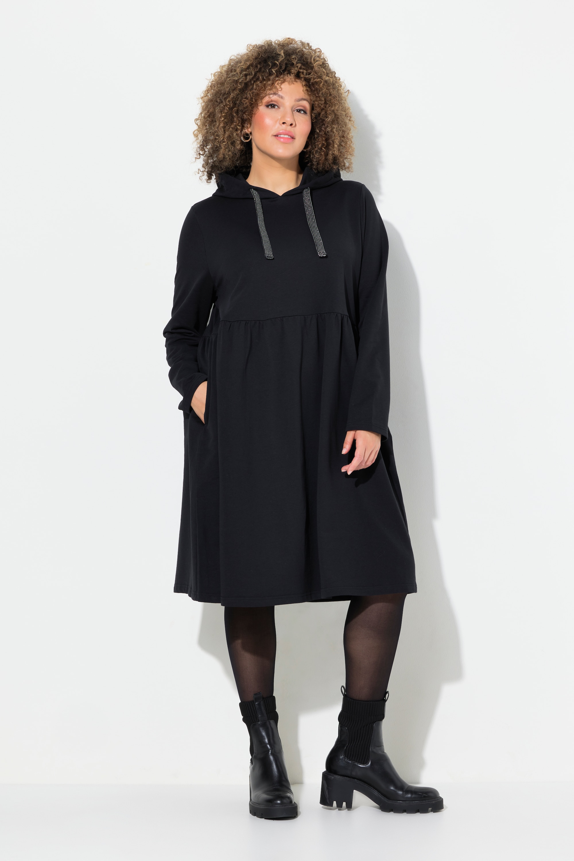 Robe en jersey. Capuche avec rubans, ULLA POPKEN