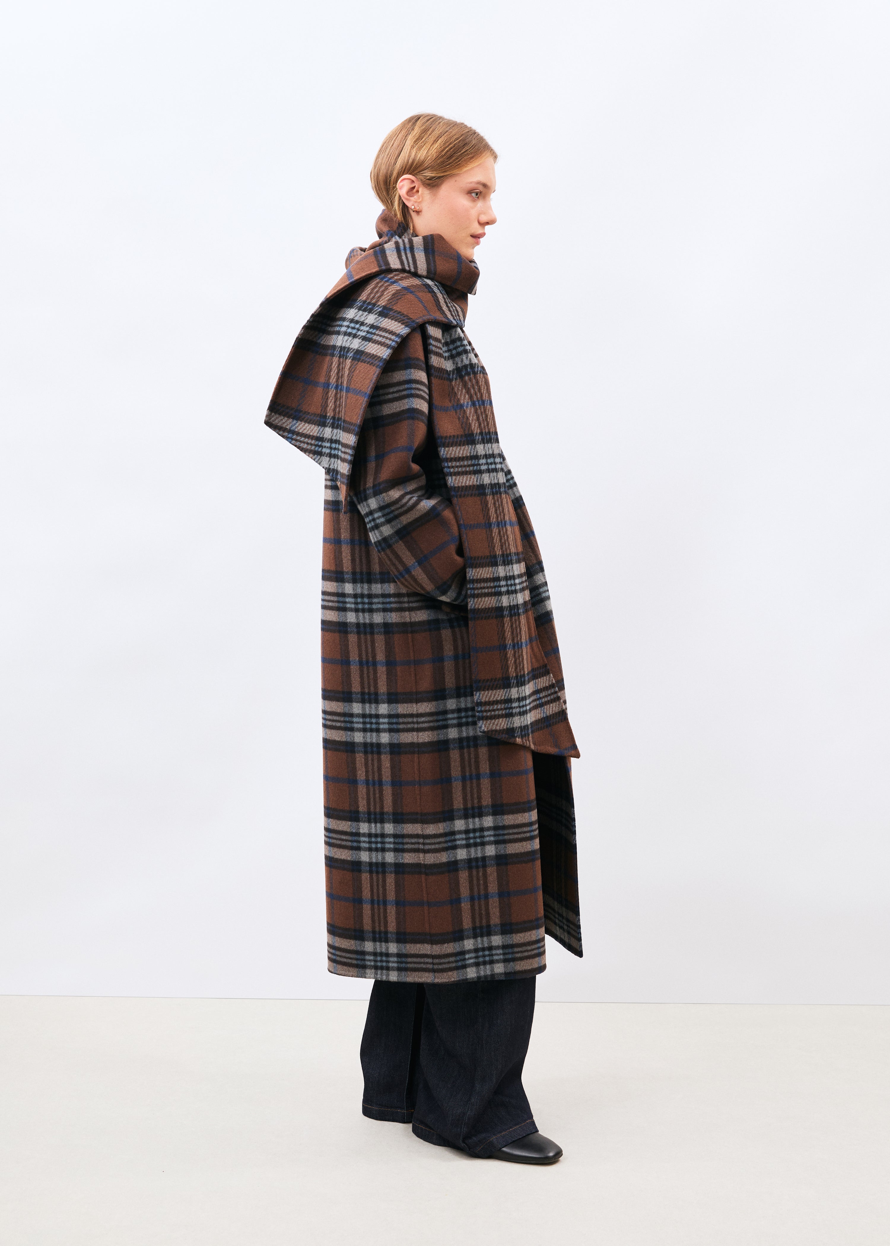 Manteau long avec écharpe à carreaux, HUMILITY