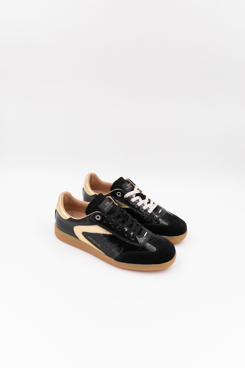0-105 Zapatillas de piel Nova