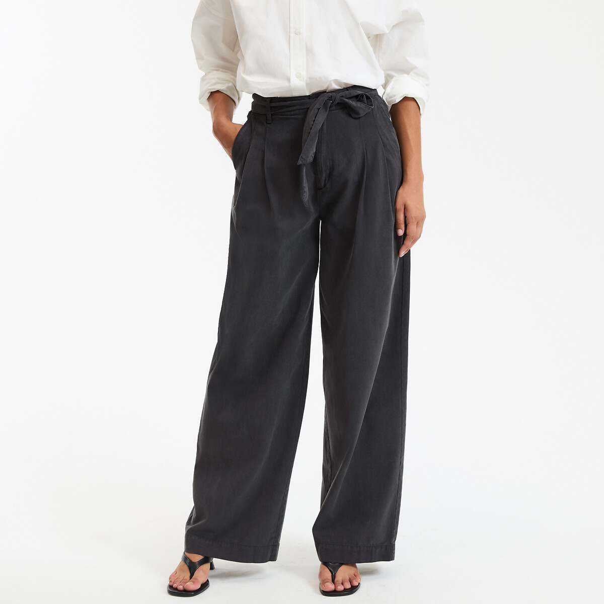 Pantalon large taille haute, ceinture à nouer