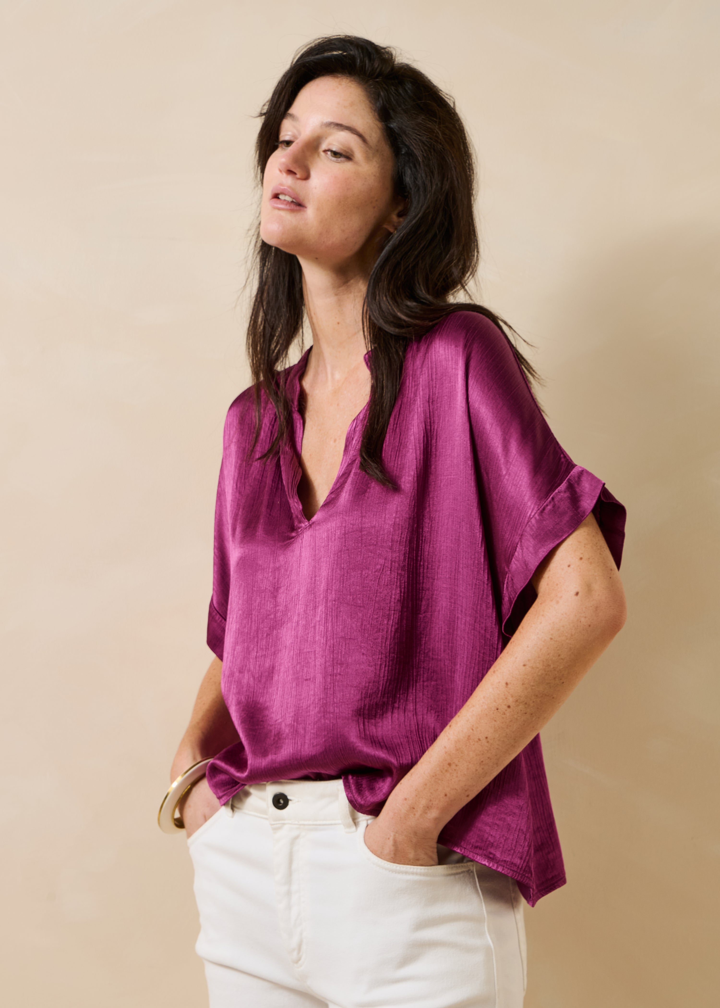 Top manches courtes en satin encolure tunisienne, LA FEE MARABOUTEE