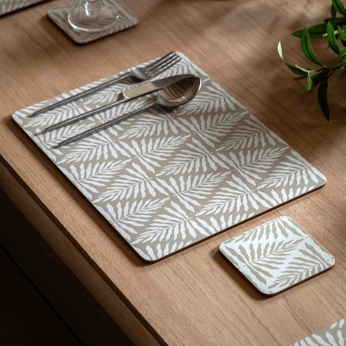 Leaf ZigZag Placemat and Coaster Set, ÉDITÉ