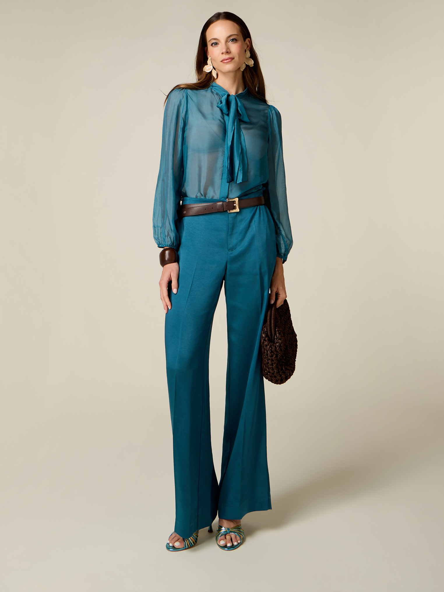 Pantalon palazzo, OLTRE
