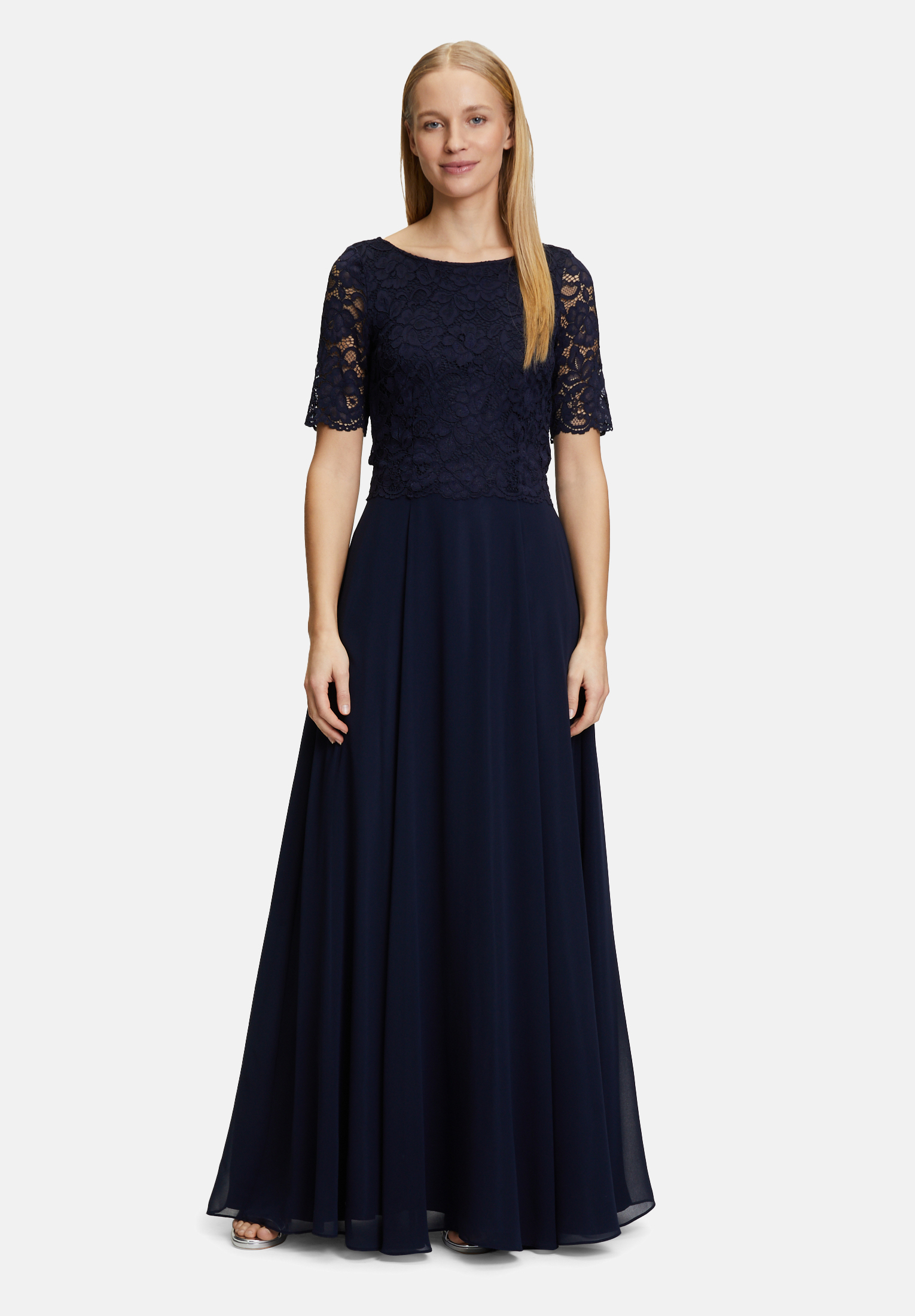 Robe de soirée en dentelle, VERA MONT