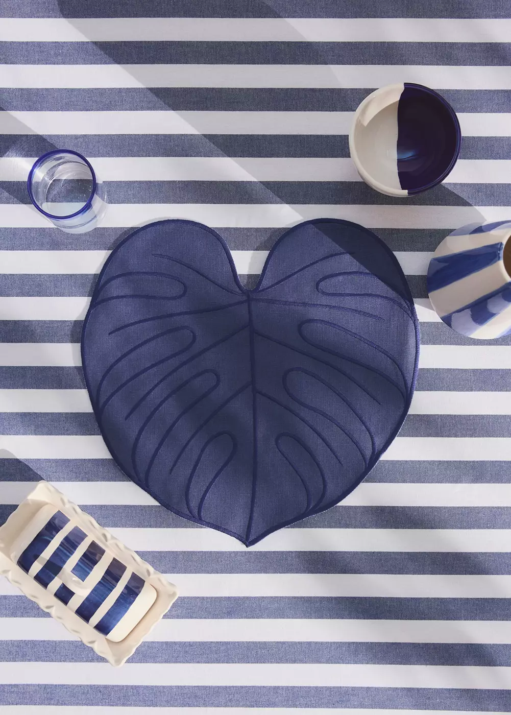 Set de table en lin enduit feuille, MANGO HOME