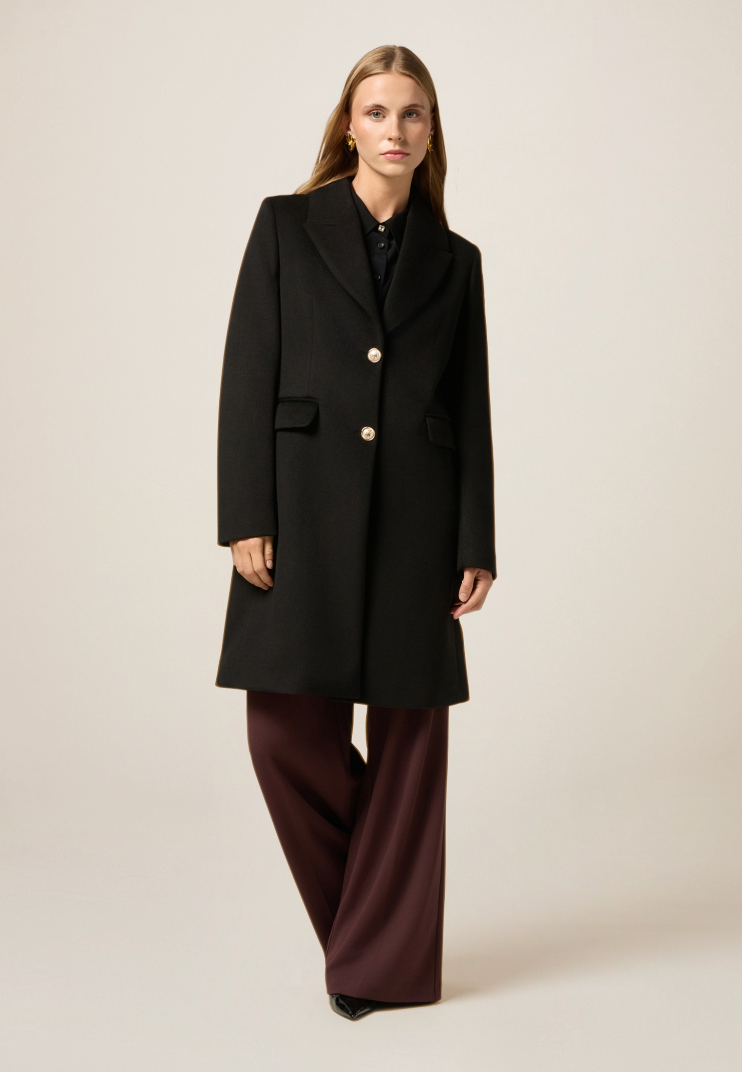 Manteau mi-long avec boutons dorés, OLTRE