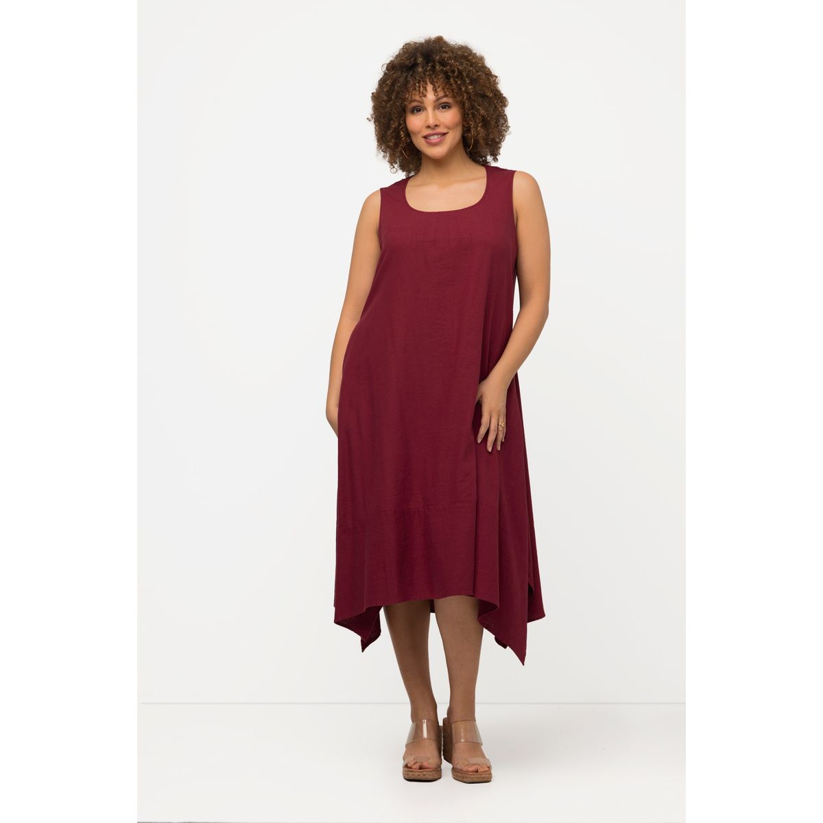 Robe en lin. silhouette en a rouge bordeaux Ulla Popken La Redoute